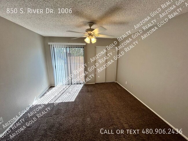 Building Photo - 850 S River Dr