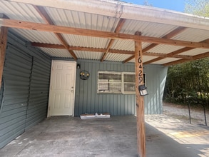 Building Photo - All utilities included. 2 Bedrooms. Lawn care included