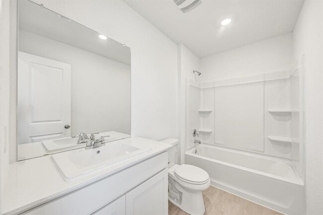 Building Photo - 367 Keefer