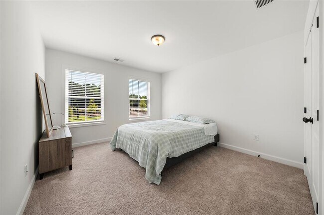 Building Photo - 4541 Moray Dr