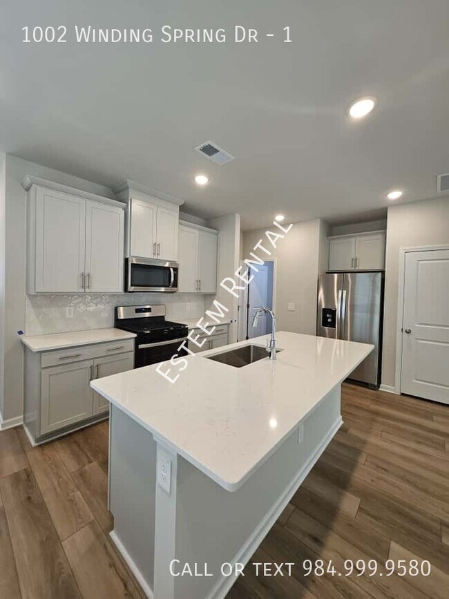 Building Photo - 1002 Winding Spg Dr