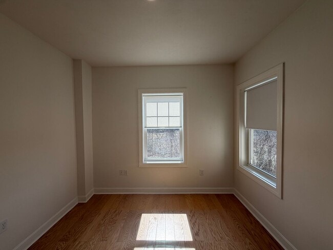 Building Photo - Danvers Updated 3 Bed 2 Bath | Top Floor Condo | Avail Now