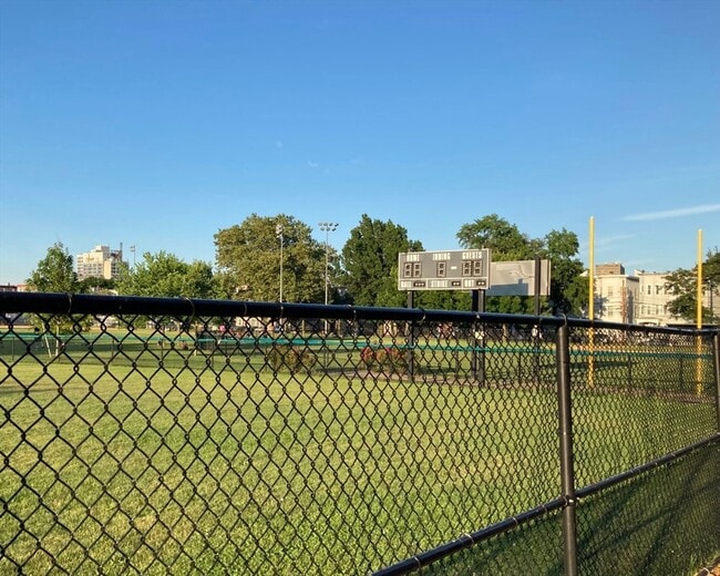 Building Photo - 148 Berkshire St