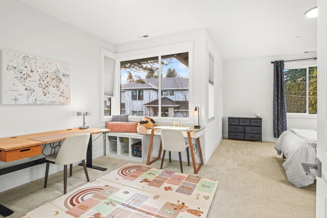 Building Photo - 5891 SW 67th Pl