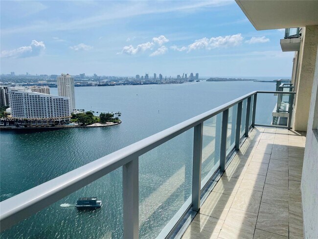Building Photo - 1155 Brickell Bay Dr