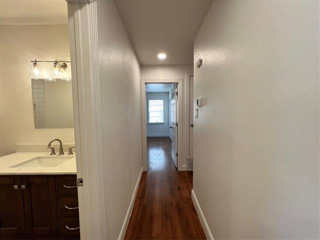 Building Photo - 2406 Ridgecrest Dr