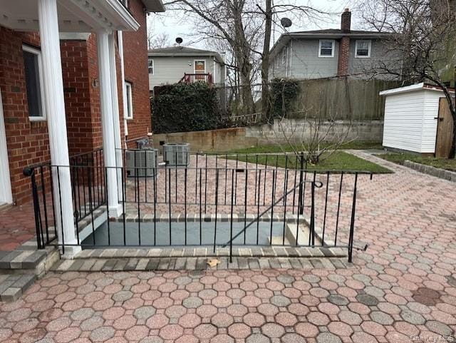 Building Photo - 5 Linwood Rd N