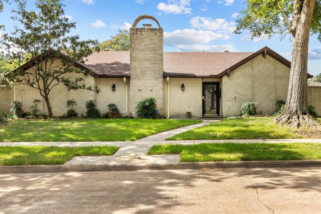 Primary Photo - 4010 Paraguay Cir