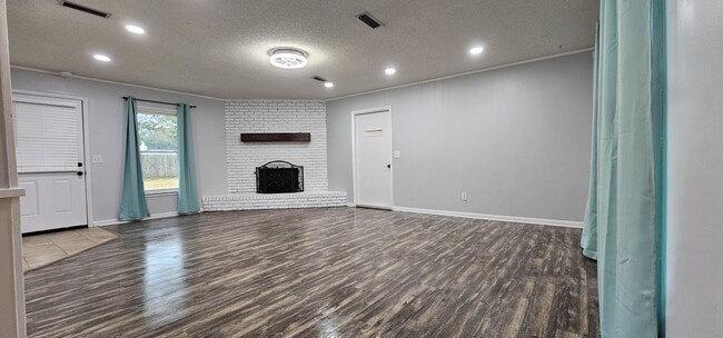 Building Photo - 605 Melbourne Dr