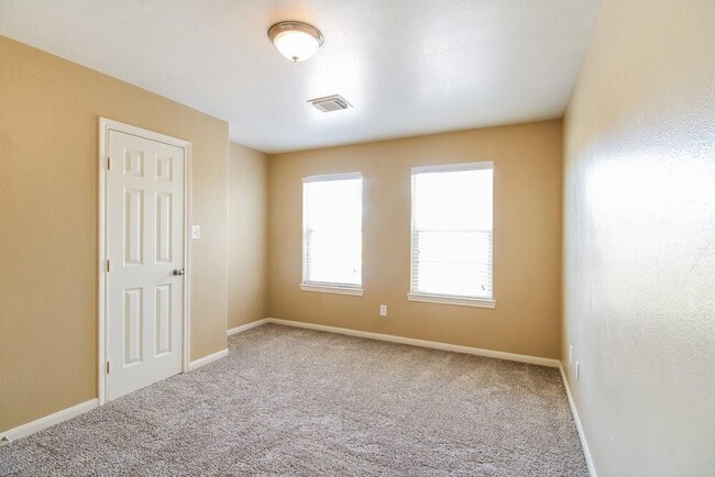 Building Photo - 4935 N Cancun Dr