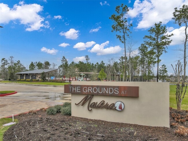 Building Photo - 16435 Big Hickory Dr