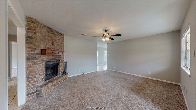 Building Photo - 1107 Braeswood Dr