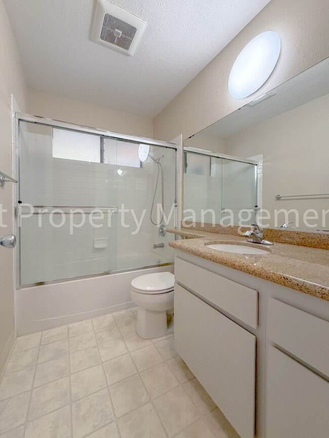 Building Photo - Perfect Shape Monte Merano Condo next to Fremont Bart Station