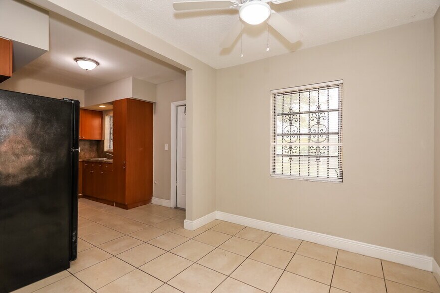 Building Photo - 15420 NW 27th Pl