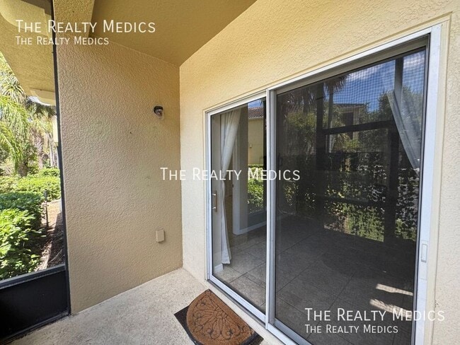 Building Photo - 2854 Oakwater Dr