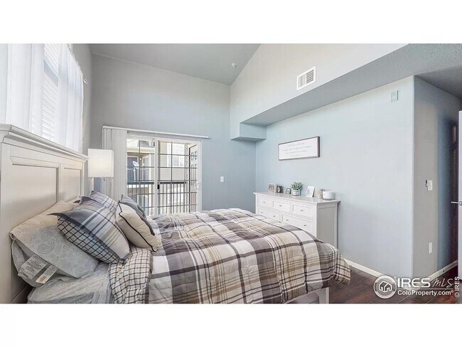 Building Photo - 2 Bed 2 Bath With Mountain views