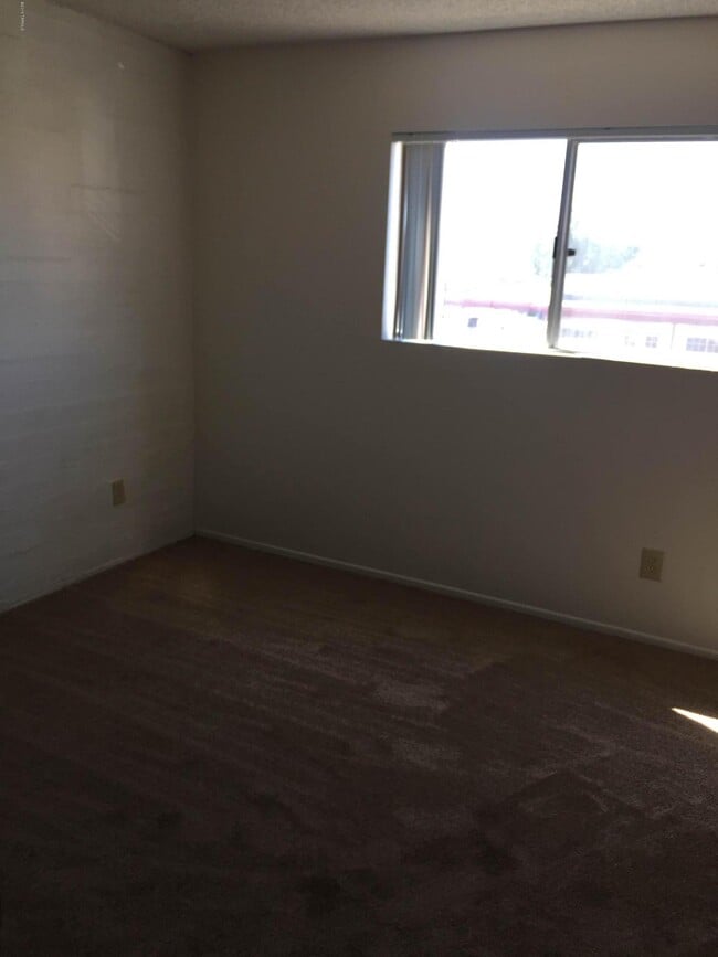 Building Photo - 1337 E Fort Lowell Rd