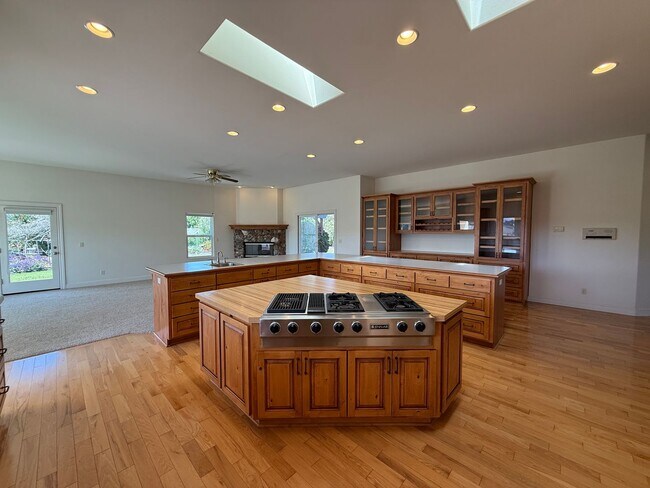 Building Photo - Beautiful Orcutt Custom Home in Solomon Estates on Approx One Acre