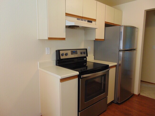 Building Photo - 707 N 130th St