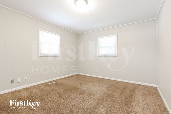Building Photo - 842 Navajo Dr