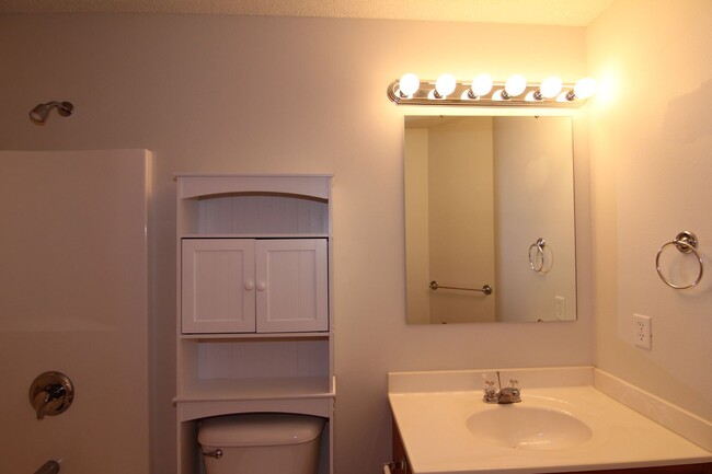 Building Photo - 4385 Berkeley Ln