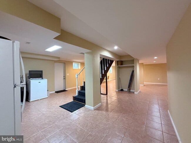 Building Photo - 9709 Saxony Rd