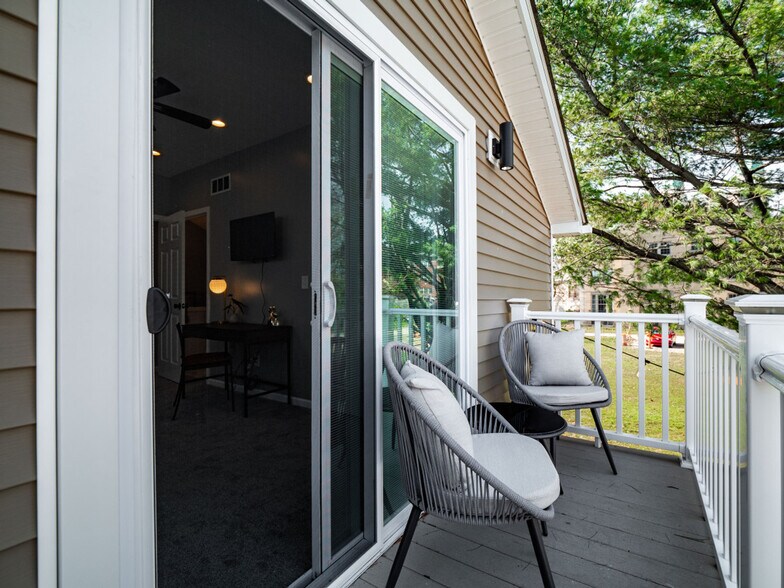 Building Photo - 6110 Lawn Ave