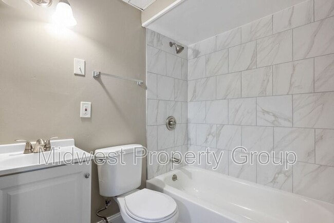 Building Photo - 23 Juno Dr