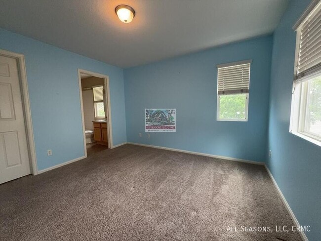 Building Photo - 2520 Sierra Springs Dr