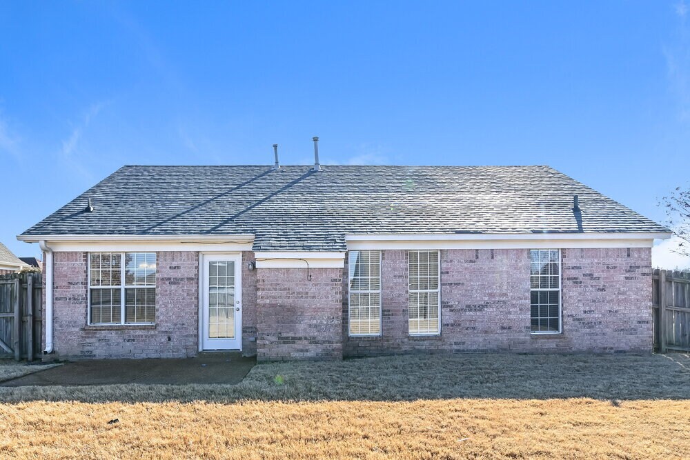 Building Photo - 150 Susanne Dr