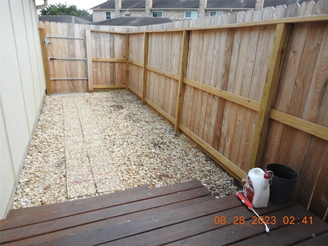 Building Photo - 22 Chapparal Ct