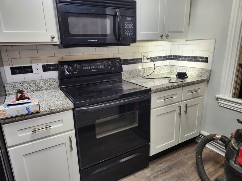 Building Photo - 245 E Church St