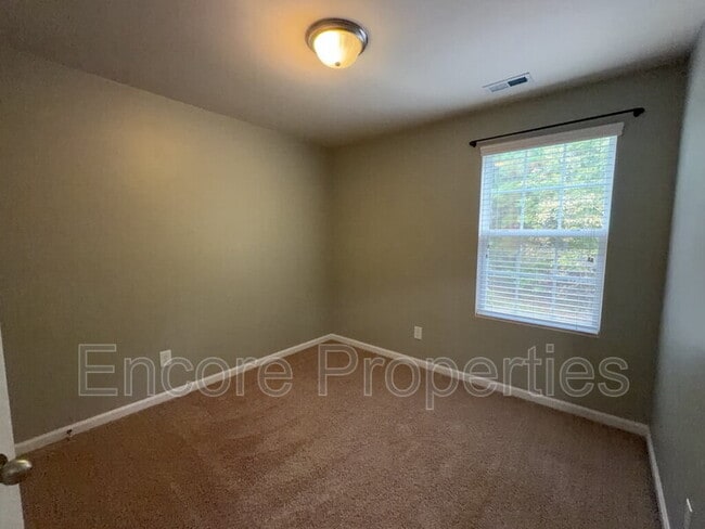 Building Photo - 1200 Grace Point Rd