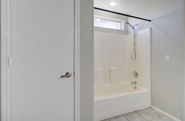 Building Photo - 5945 N 73rd Dr