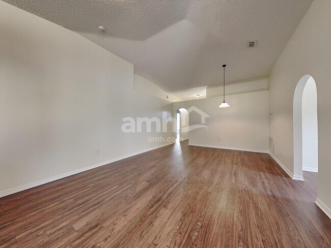 Building Photo - 16019 Horizon Ct