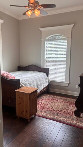 Front bedroom - 5807 Fire Willow Dr