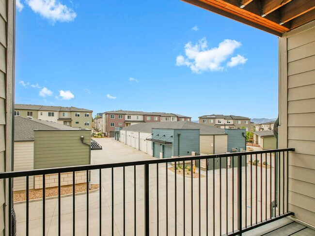 Building Photo - $2,195 - 2 Bed, 2 Bath Condo in Broomfield...