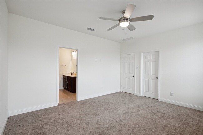 Building Photo - 2521 Wayne Ave