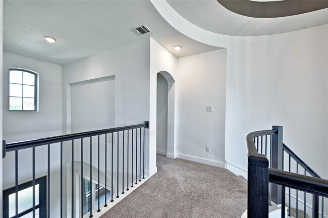 Building Photo - 6211 Shore Ridge Ct