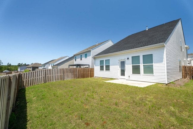 Building Photo - 812 Justify Lp