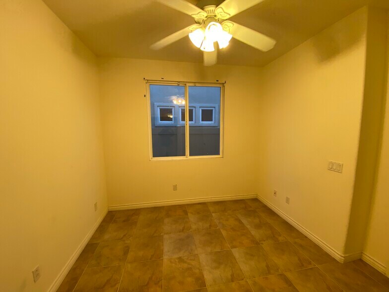 Building Photo - 1648 Rigel St