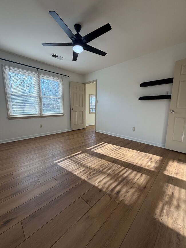 Building Photo - 4 Bedrooms with Finished Basement and Bonus Room!