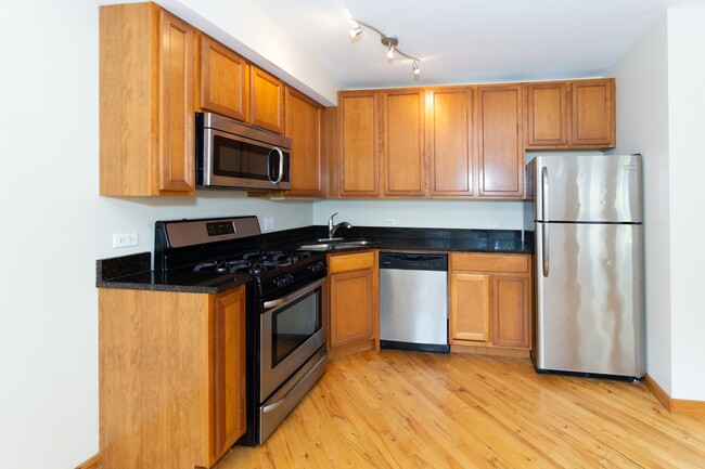 Kitchen - 1118-28 E. Hyde Park Blvd.