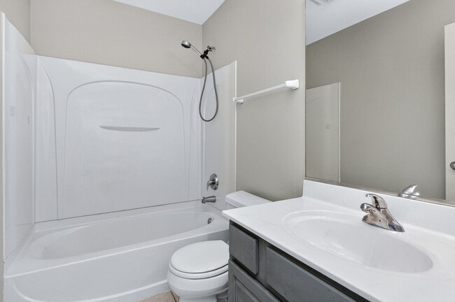 Building Photo - 644 Lincoln Station Dr