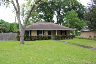 Building Photo - 2491 Donald Dr