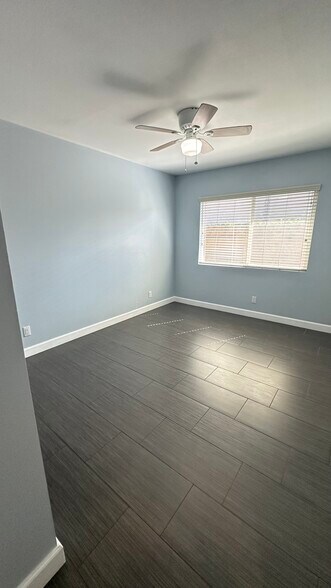 2nd bedroom is Nextdoor with ceiling fan - 426 N Parkside Dr