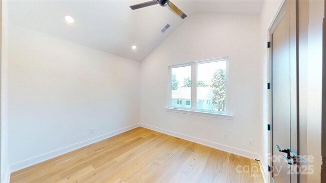 Building Photo - 156 Mattoon St