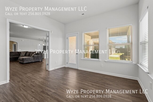 Building Photo - 283 Shubert Dr