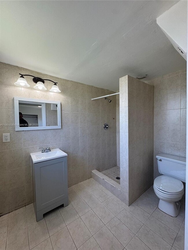 Building Photo - 100 NW 64th Ct