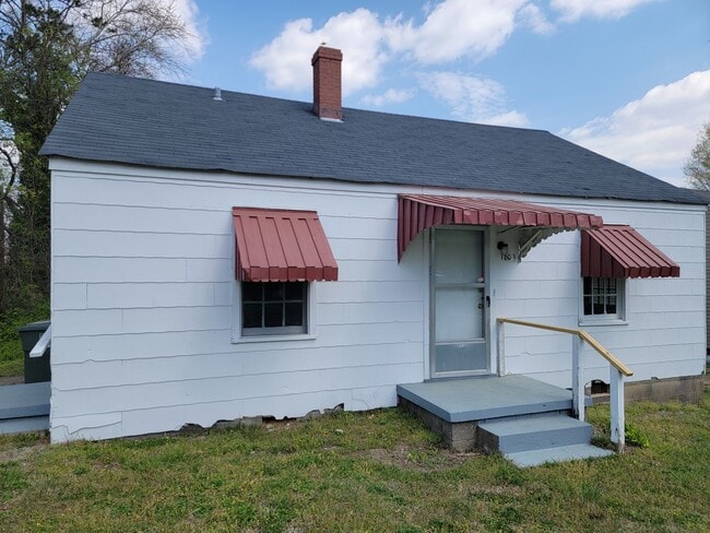 Building Photo - 2 Bedroom 1 Bathroom